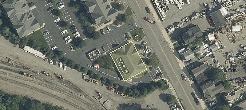 305 Main St