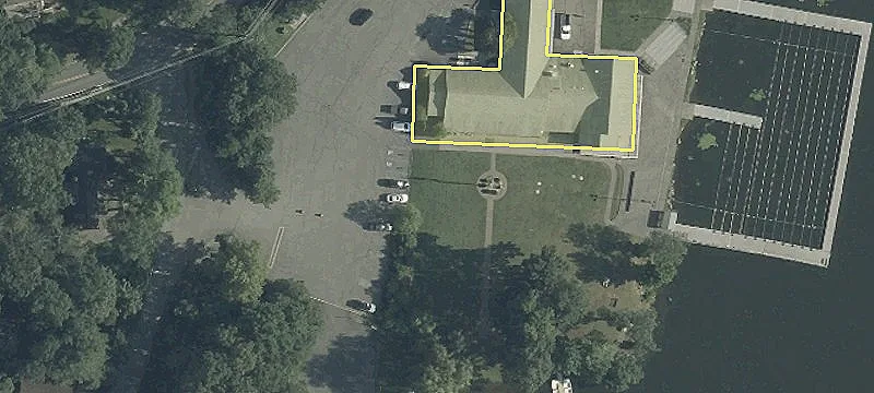 2240 Lakeside W Dr