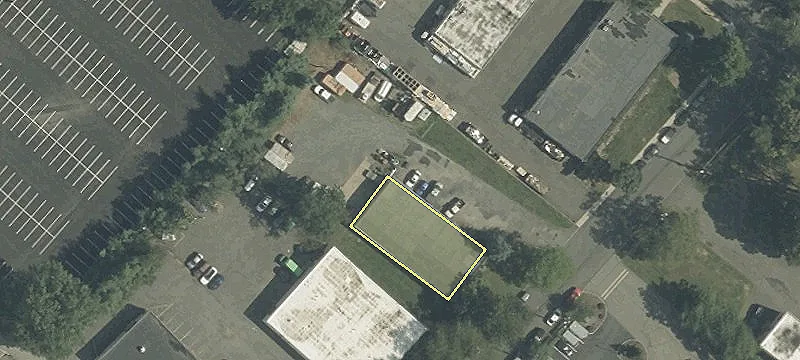 1086 Globe Ave