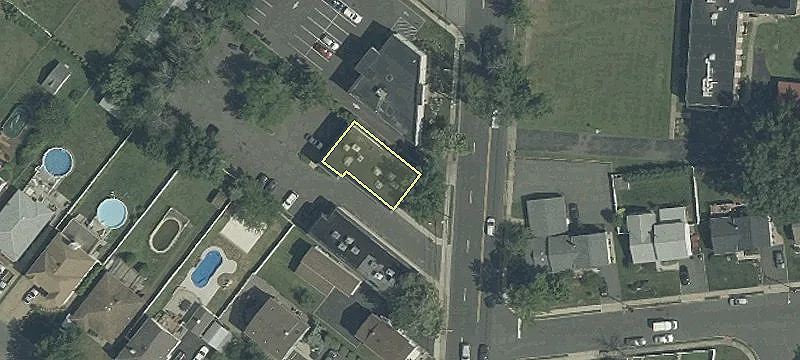 49 Brant Ave Ste, Unit 1
