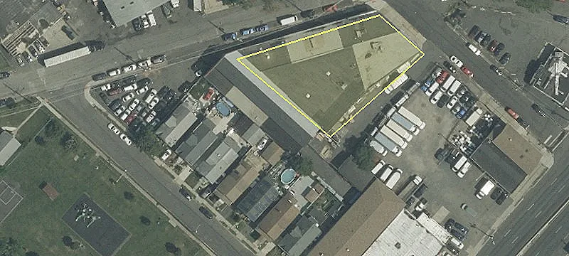 2420 Urbanowitz Ave
