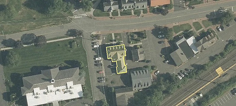 80 Floral Ave
