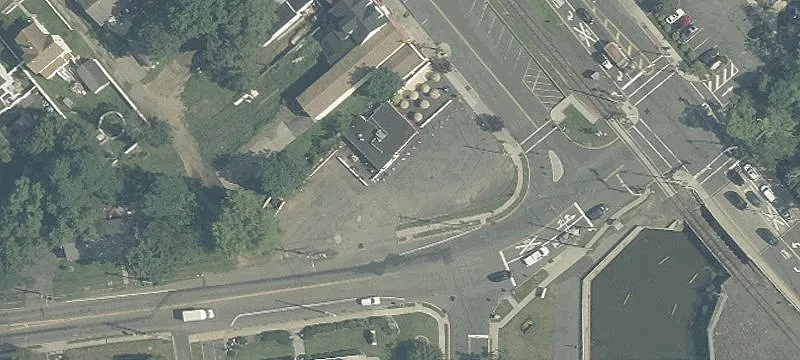8 Railroad Ave