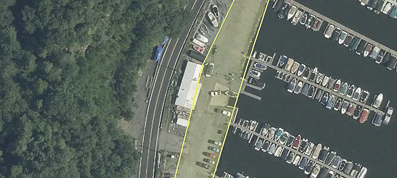 240 Lakeside Rd