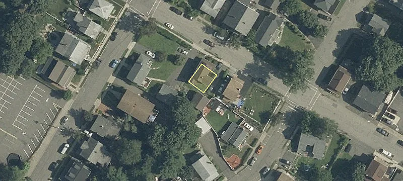 812 Cedar St