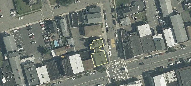 385 School St