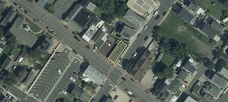 154 Bay Ave