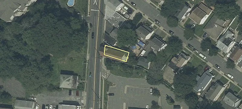 160 Rochelle Ave