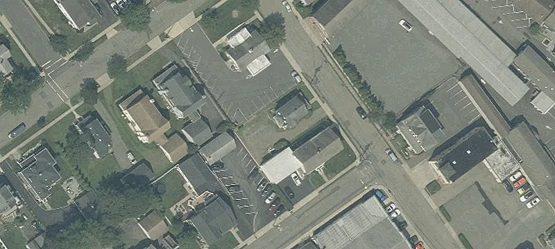 32 Dumont Rd
