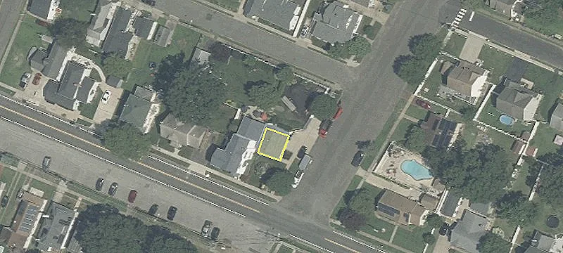 827 Hessian Ave