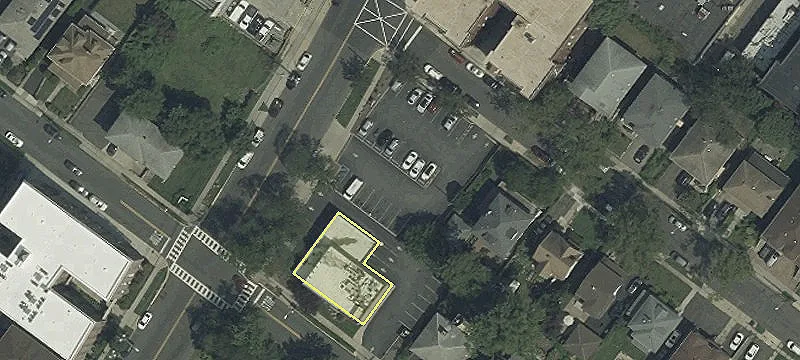 872 Broad Ave