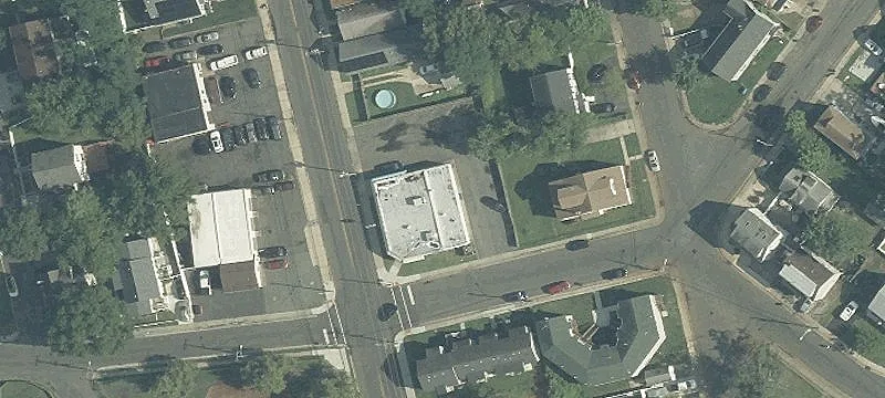148 Carr Ave