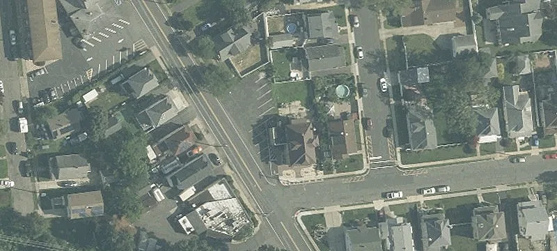 71 Devoe St