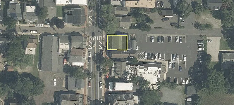 37 Main St