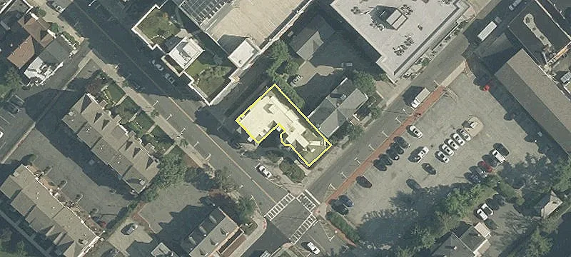 22 Maple Ave
