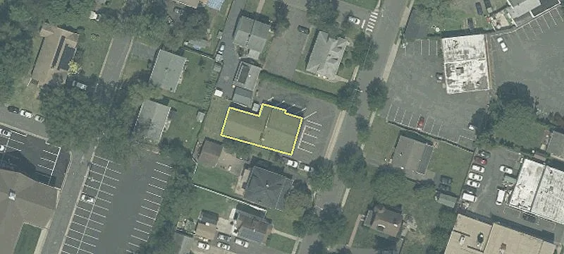 24 Cedar St