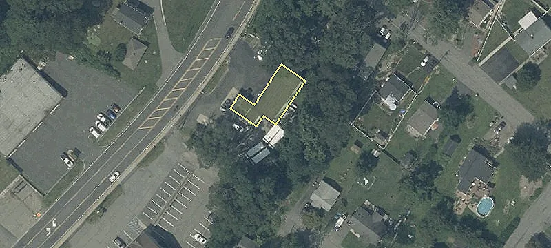 53 Lakeside Blvd