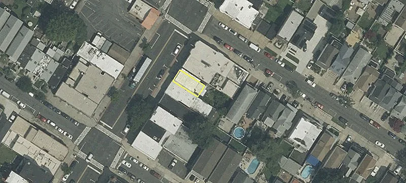 904 Broadway
