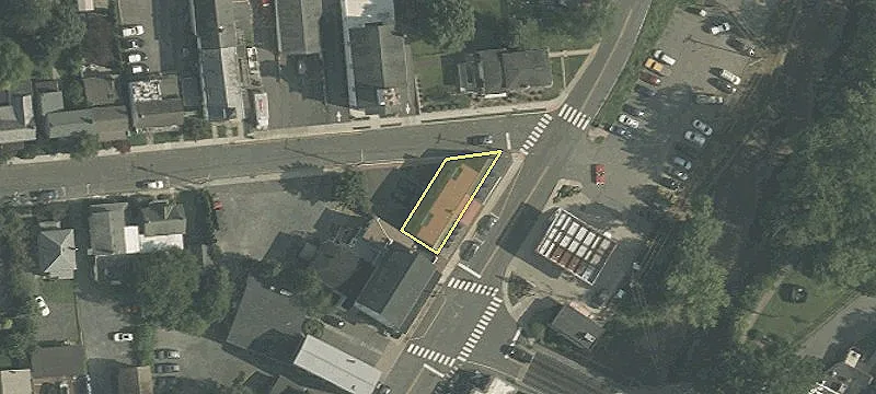 33 Race St