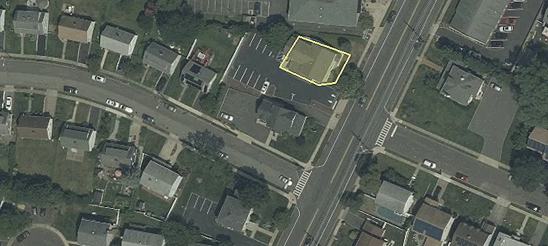 1000 Broad St