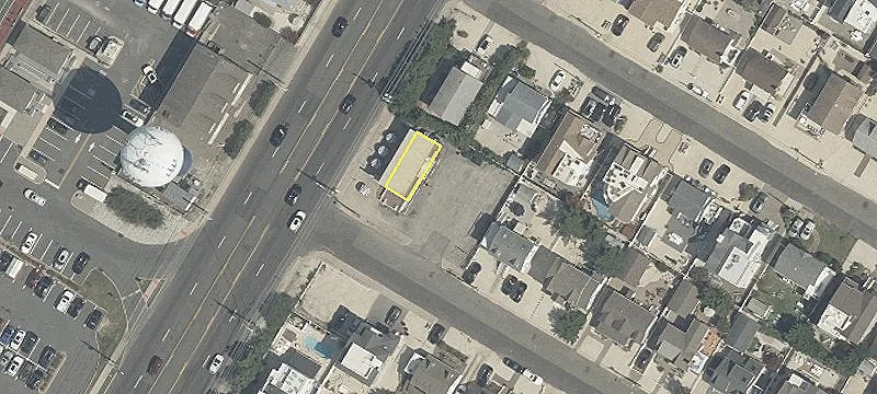 9305 Long Bch Blvd