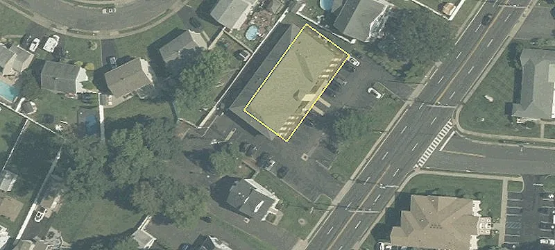 495 Un Ave Ste, Unit 2