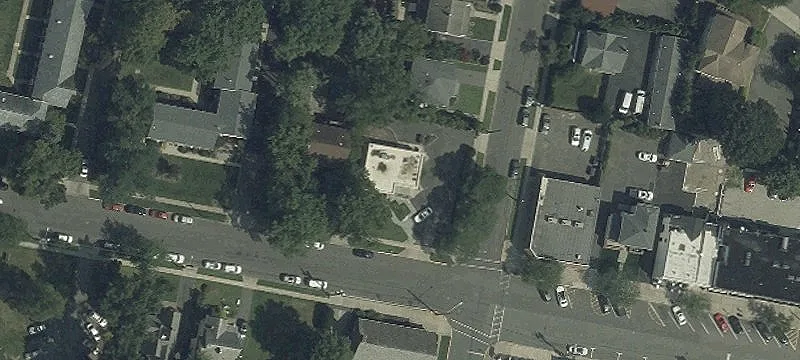 35 Hudson Ave