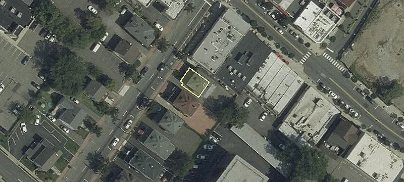 1646 Ctr Ave