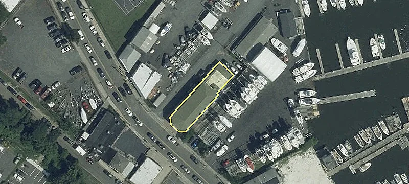 24 Bay Ave