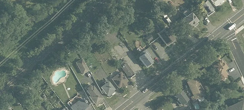 104 Manalapan Rd