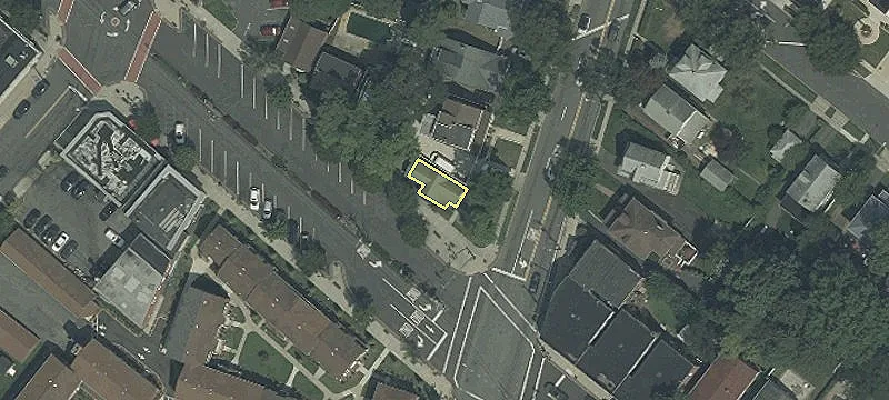15 Pleasant Ave