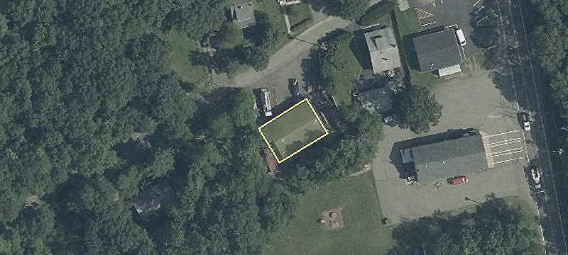 11 Laurel Ave