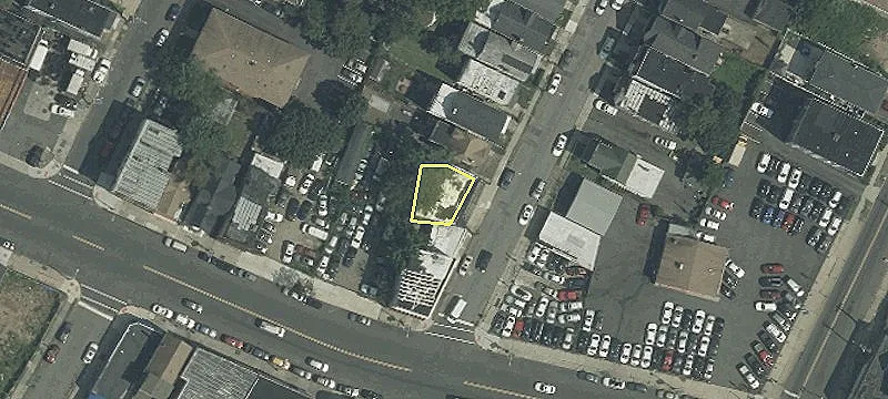 87 Maple Ave