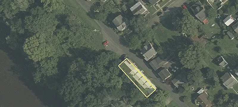20 Railroad Ave