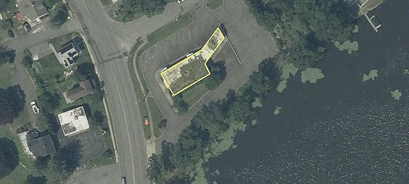 118 Lakeside Blvd
