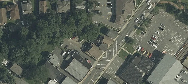 27 Roseland Ave