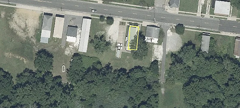 1729 Main St