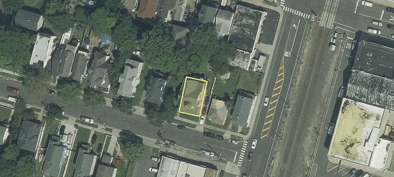 909 Summerfield Ave