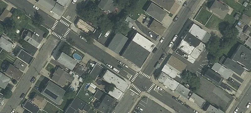 221 Macarthur Ave