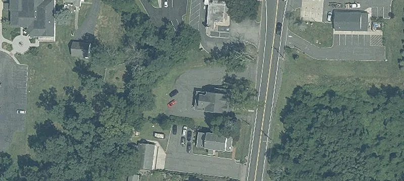 4 Holmdel Rd