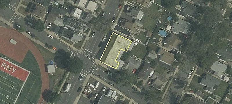 260 Davis Ave