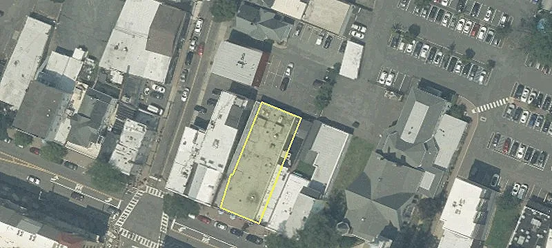 128 Main St