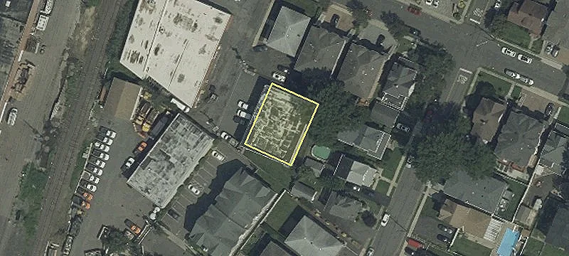 130 Commercial Ave