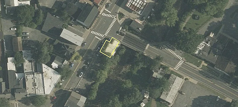 2 Race St