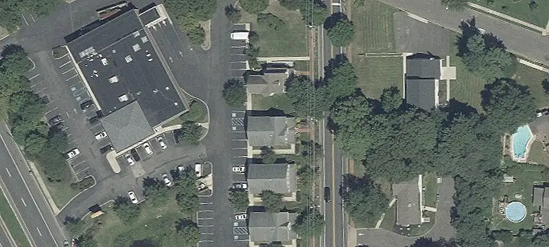 48 Maple Ave