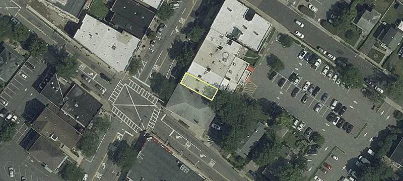 329 Broad Ave