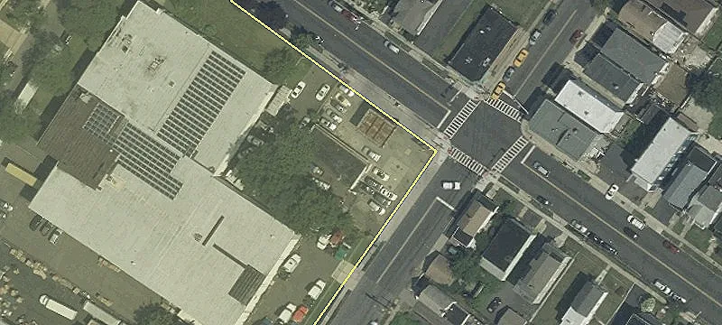 960 Chancellor Ave