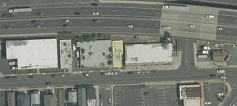 323 Long Ave
