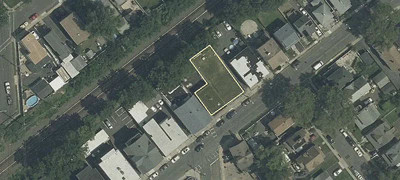 235 Hollywood Ave