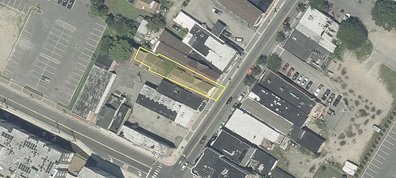 21 Main St